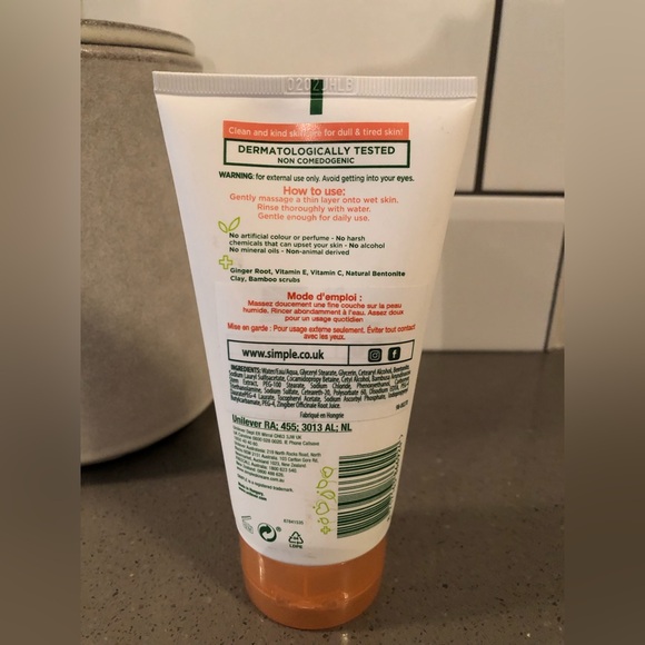 Brand new Simple brand face exfoliator/polish - Picture 2 of 3